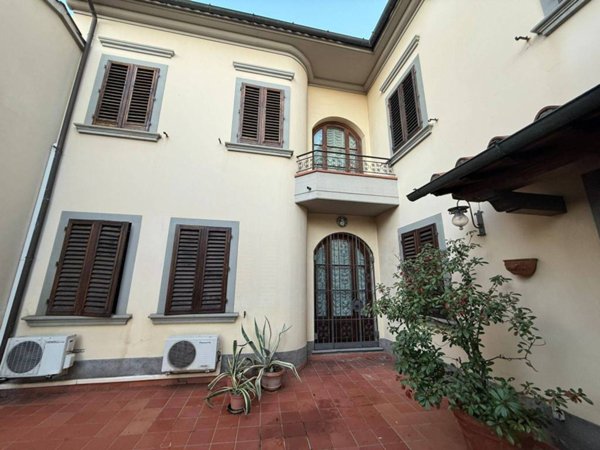 casa indipendente in vendita a Prato in zona La Macine