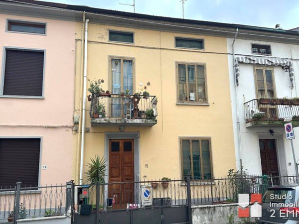 casa indipendente in vendita a Prato