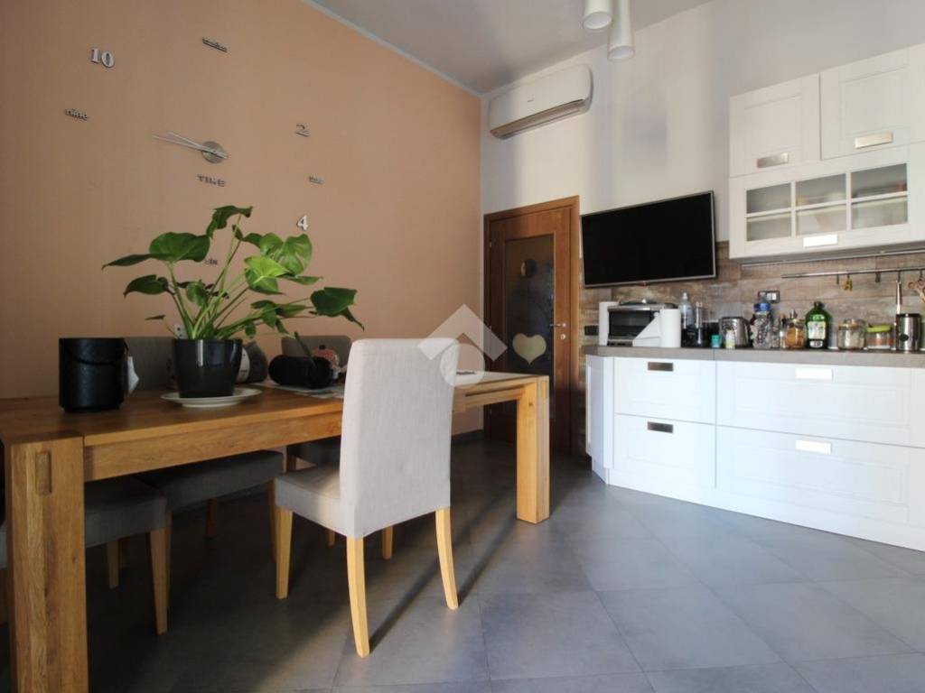 appartamento in vendita a Prato in zona Narnali