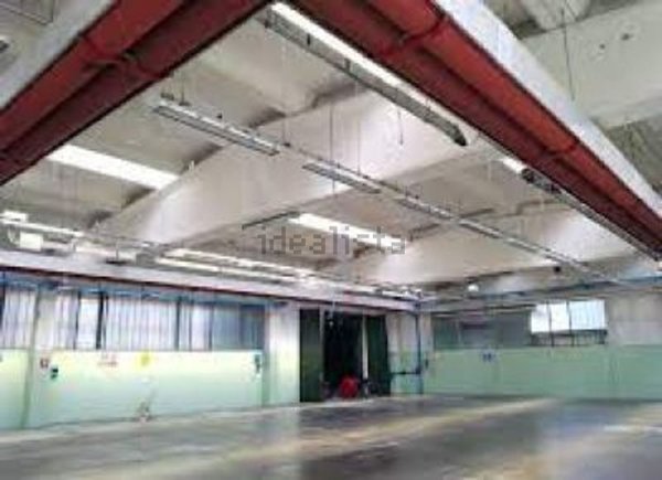 capannone in vendita a Prato