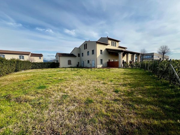 casa indipendente in vendita a Prato in zona Galciana
