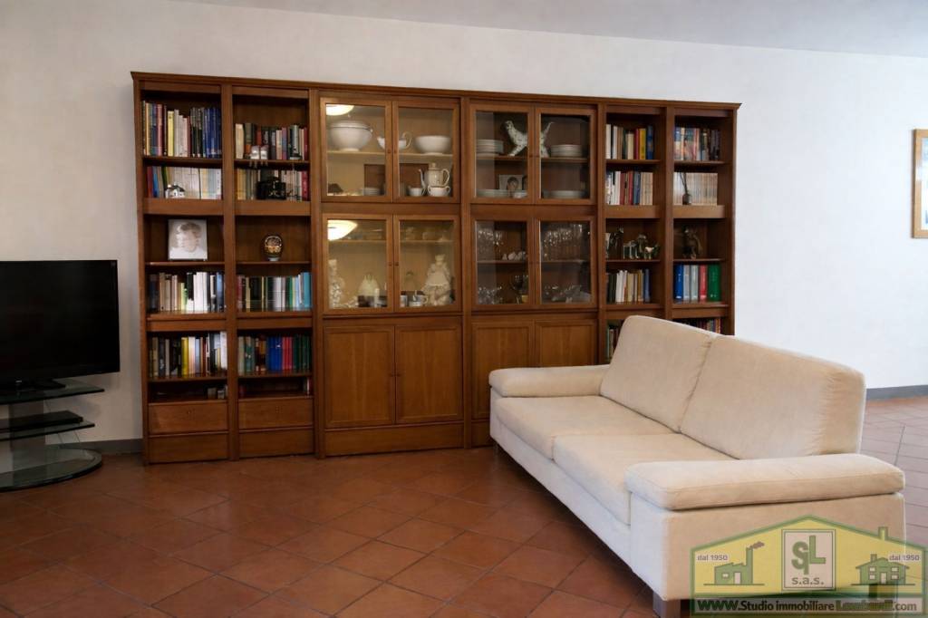 casa indipendente in vendita a Prato in zona Tavola