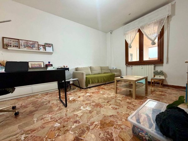 appartamento in vendita a Prato in zona Santa Lucia