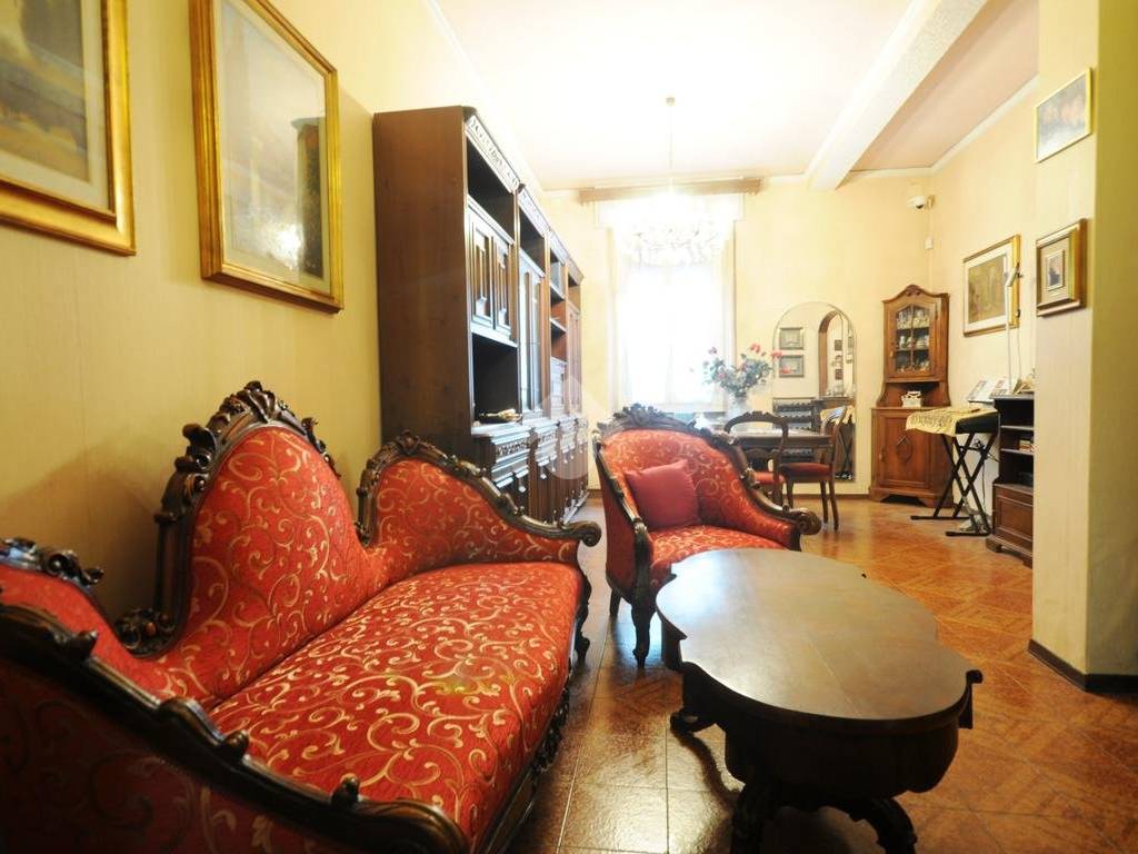 casa indipendente in vendita a Prato