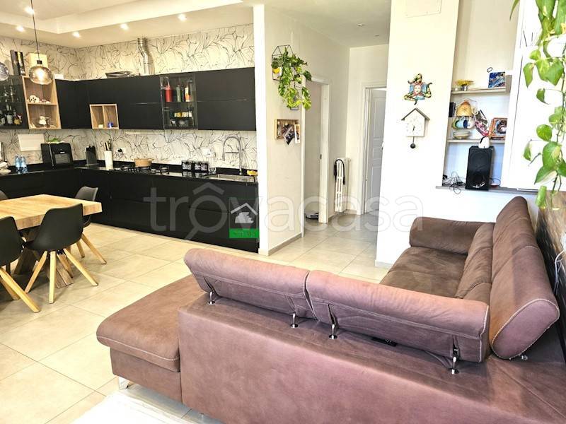 casa indipendente in vendita a Prato