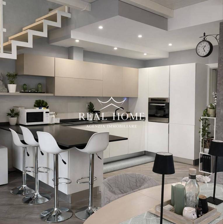 casa indipendente in vendita a Prato in zona Grignano