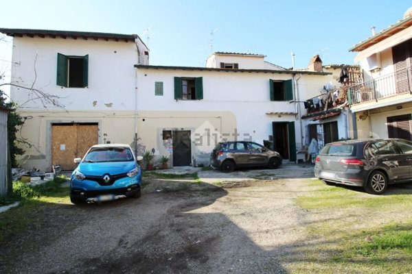 casa indipendente in vendita a Prato in zona Paperino
