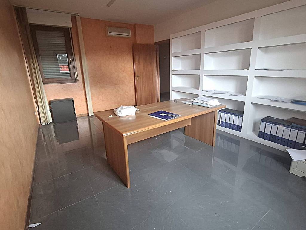 ufficio in vendita a Prato