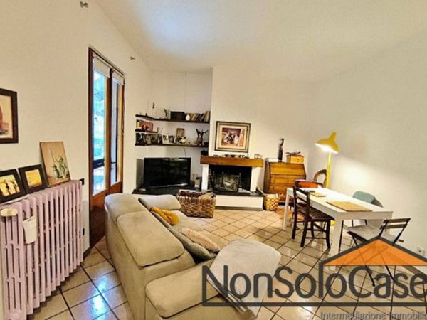 casa indipendente in vendita a Prato in zona Santa Lucia