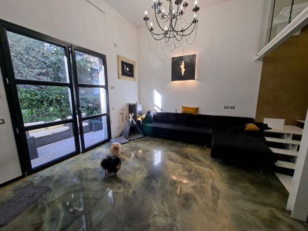 pentavano in vendita a Prato