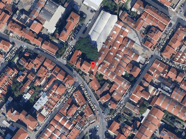 locale di sgombero in vendita a Prato