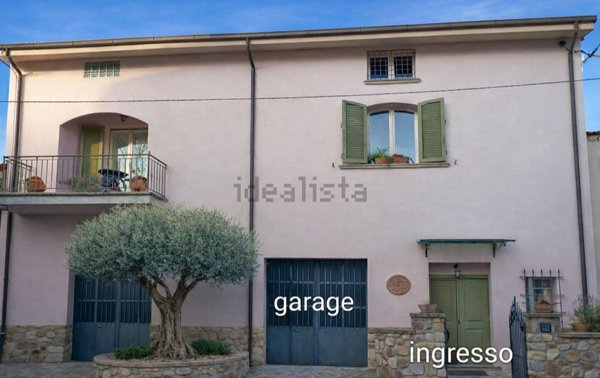 casa indipendente in vendita a Prato in zona Iolo