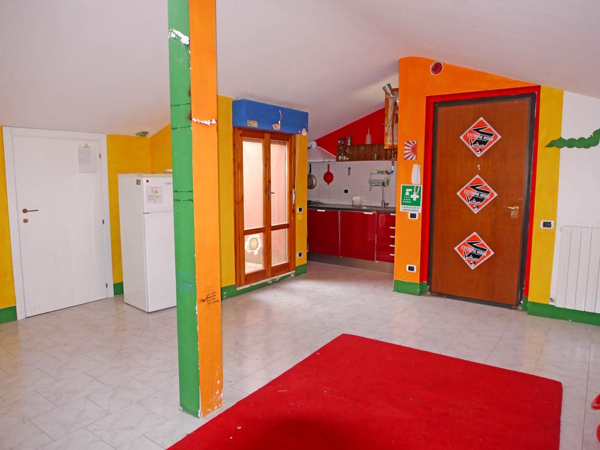 appartamento in vendita a Prato in zona Castelnuovo