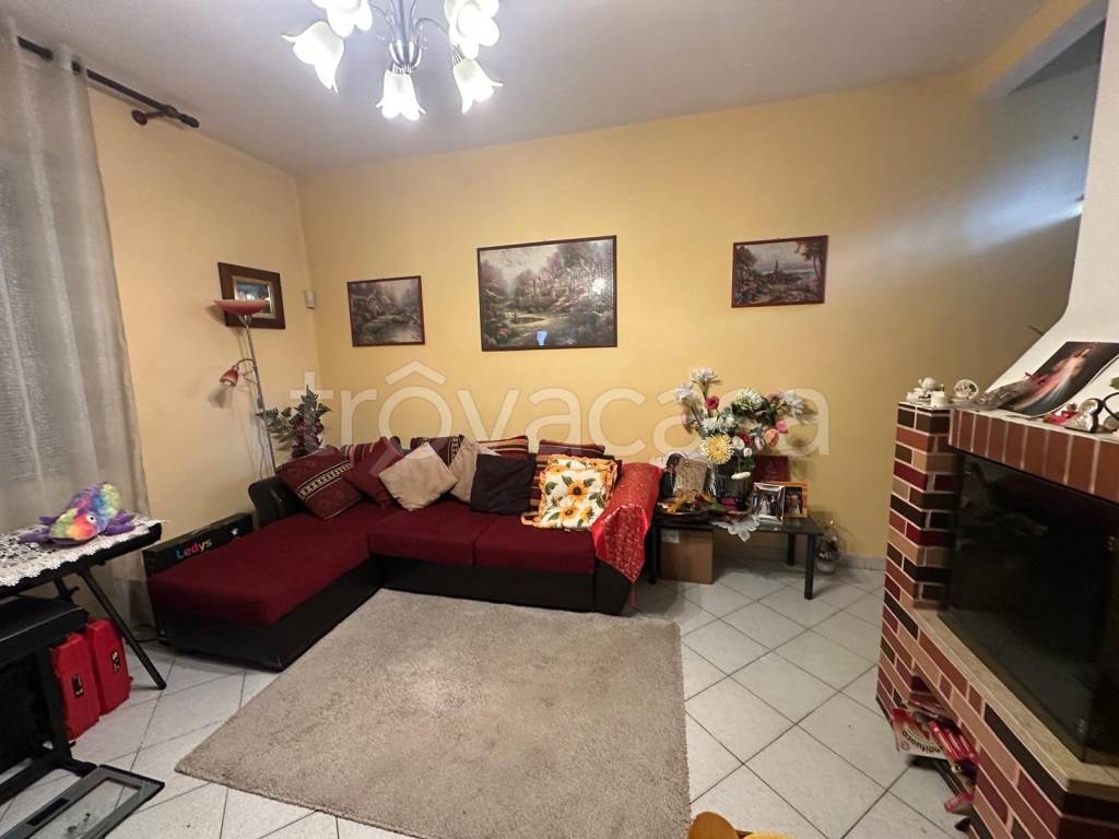casa indipendente in vendita a Prato in zona San Giusto