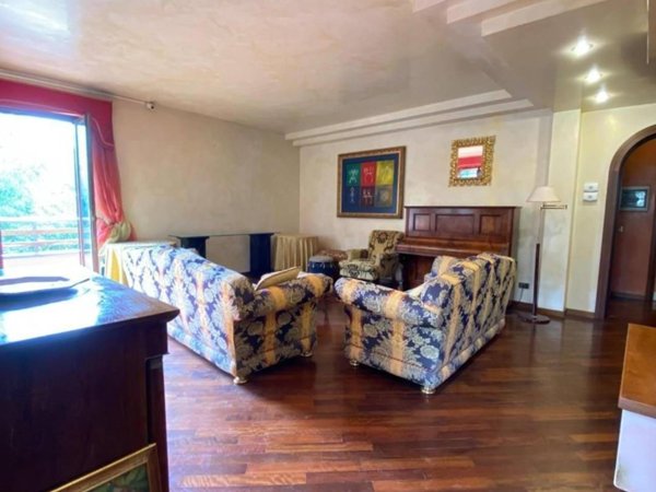 casa indipendente in vendita a Prato in zona Figline