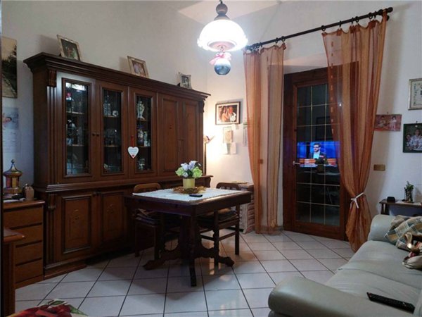 casa indipendente in vendita a Prato