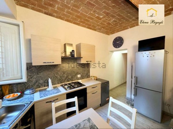 casa indipendente in vendita a Prato in zona Figline