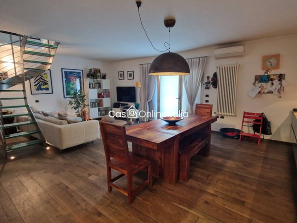 casa indipendente in vendita a Prato in zona Grignano