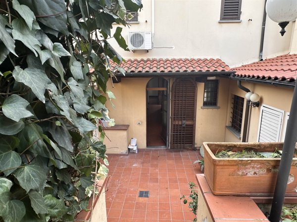 casa indipendente in vendita a Prato in zona La Querce