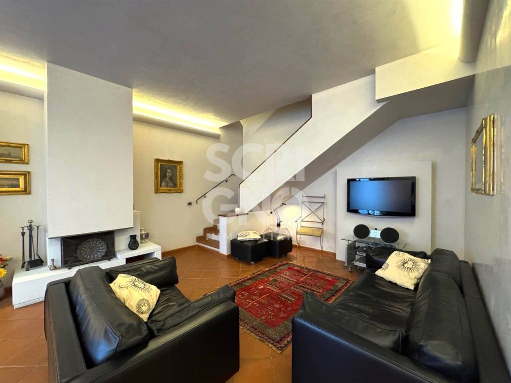 appartamento in vendita a Prato in zona Figline