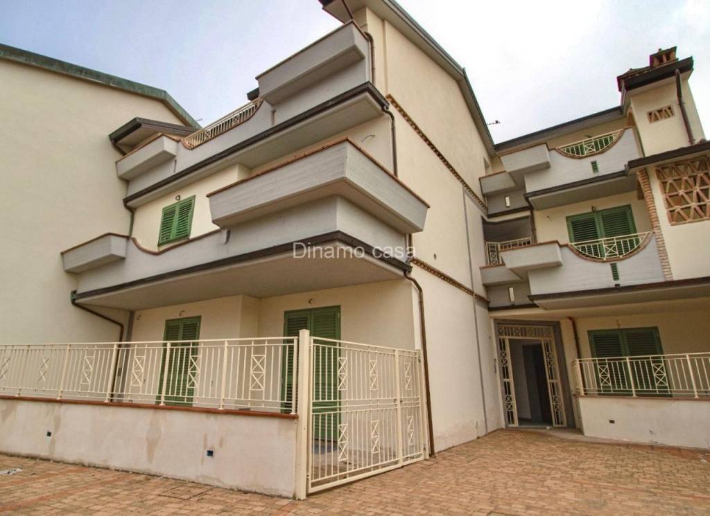 appartamento in vendita a Prato in zona Casale