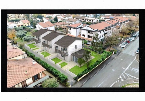 casa indipendente in vendita a Prato in zona Paperino