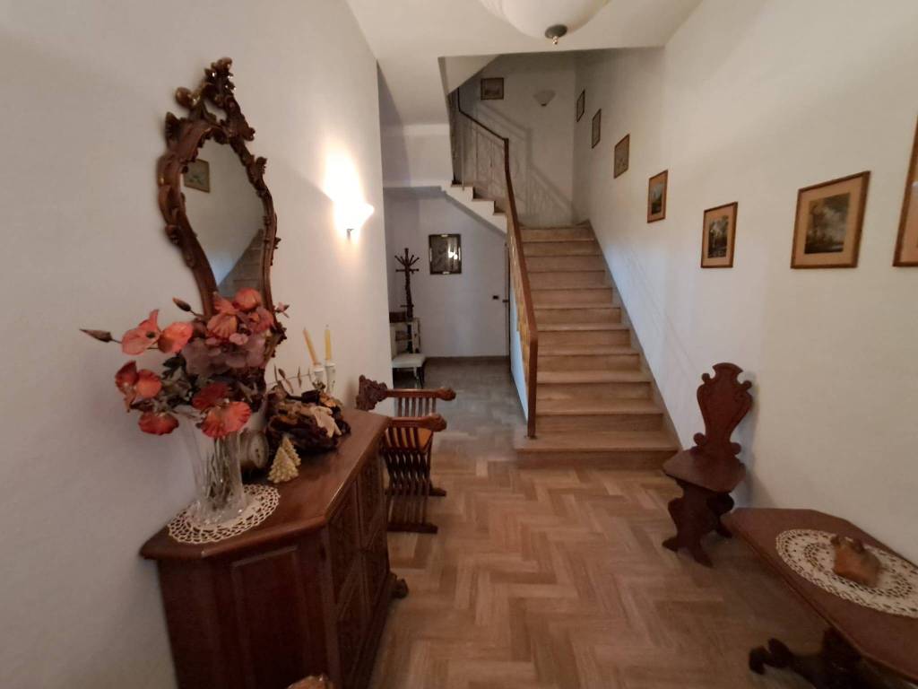 casa indipendente in vendita a Prato in zona Viaccia