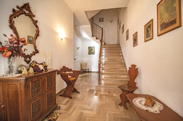 casa indipendente in vendita a Prato in zona Viaccia