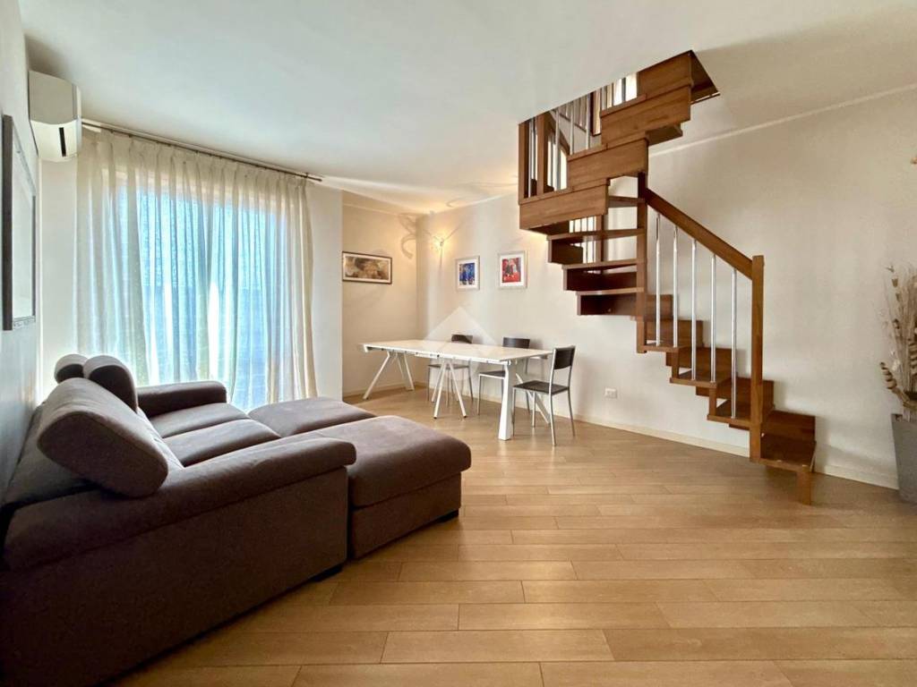 appartamento in vendita a Prato in zona Viaccia