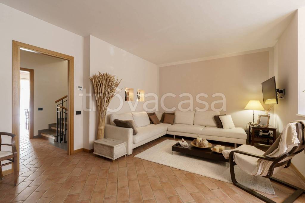 casa indipendente in vendita a Prato in zona La Querce