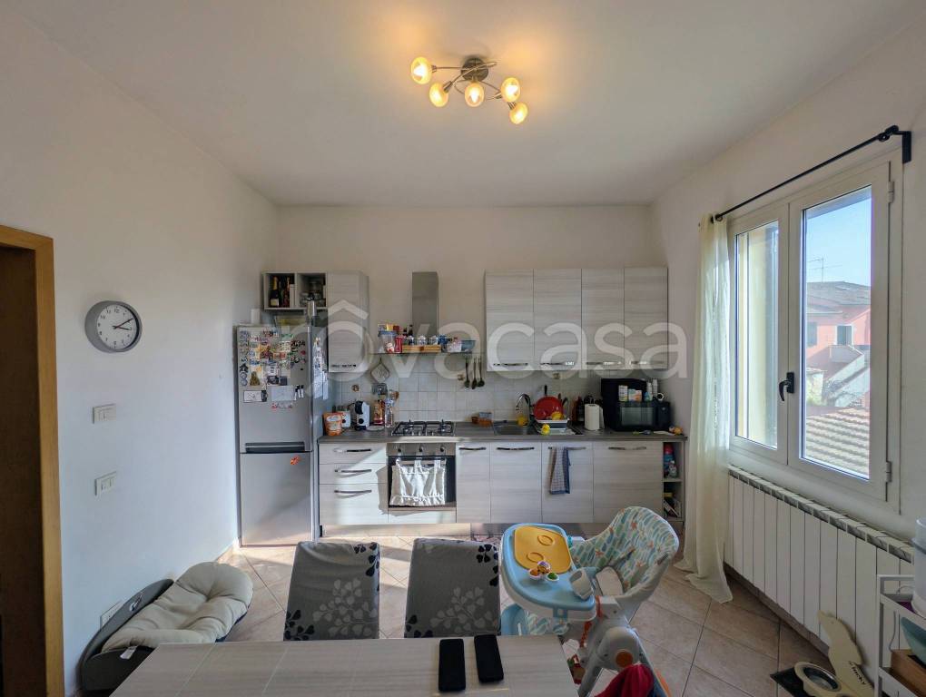 appartamento in vendita a Prato in zona Paperino