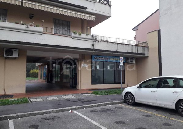 negozio in vendita a Prato