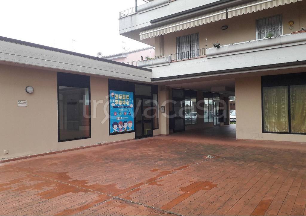 negozio in vendita a Prato