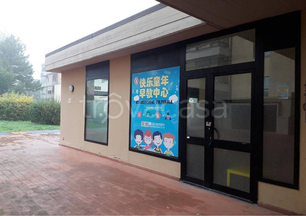 locale commerciale in vendita a Prato