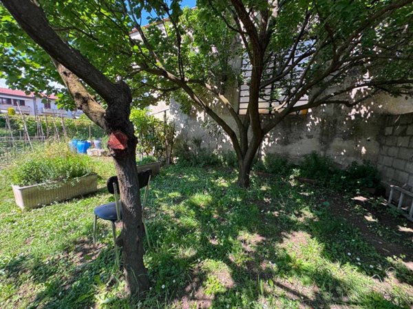 casa indipendente in vendita a Prato in zona Galciana