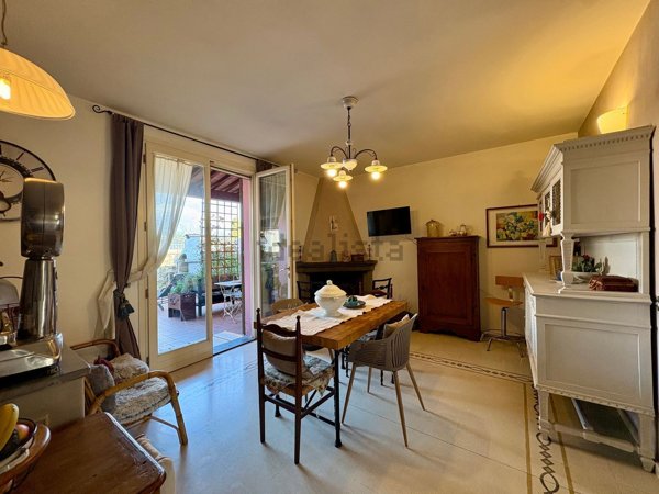 casa indipendente in vendita a Prato in zona Iolo