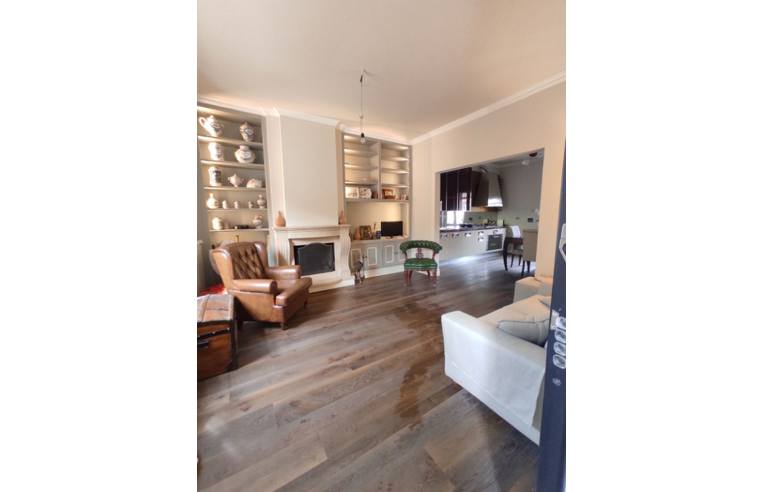 casa indipendente in vendita a Prato