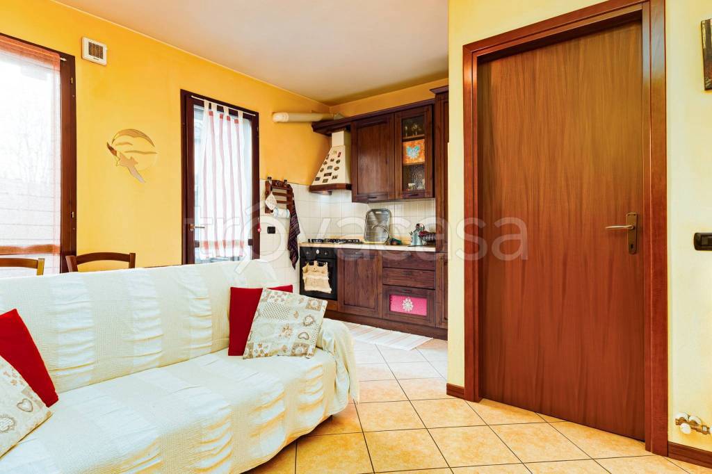 appartamento in vendita a Prato in zona Tavola