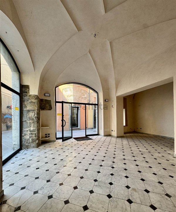 trivano in vendita a Prato