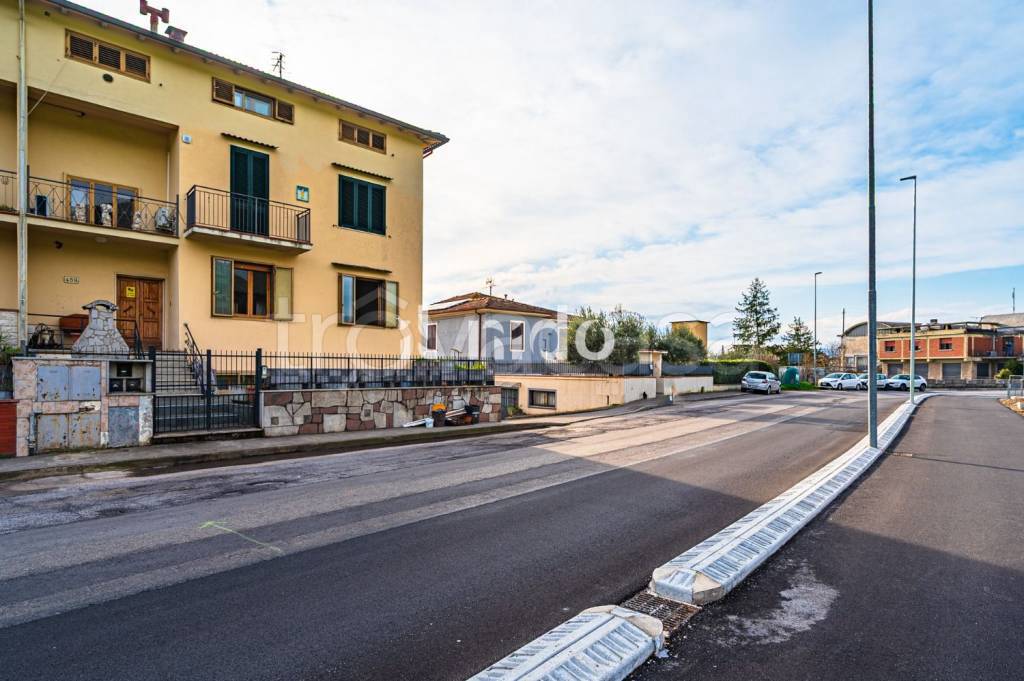 appartamento in vendita a Prato in zona Maliseti