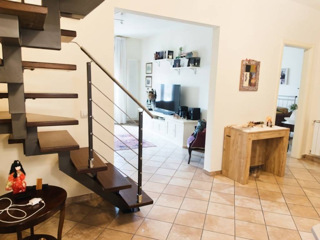 appartamento in vendita a Prato in zona La Querce