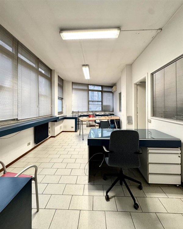 ufficio in vendita a Prato