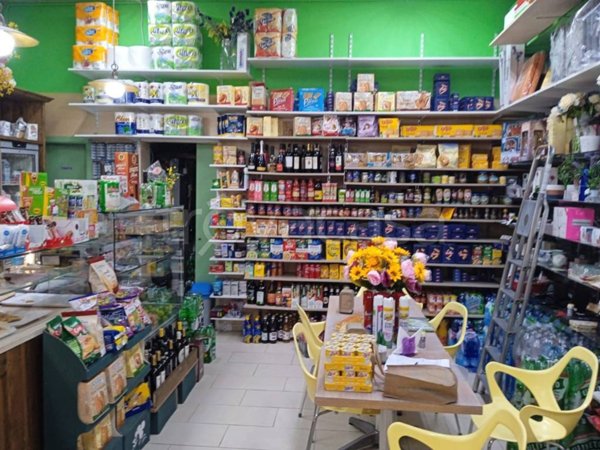 negozio in vendita a Prato