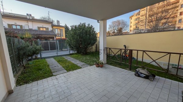 casa indipendente in vendita a Prato in zona Le Badie