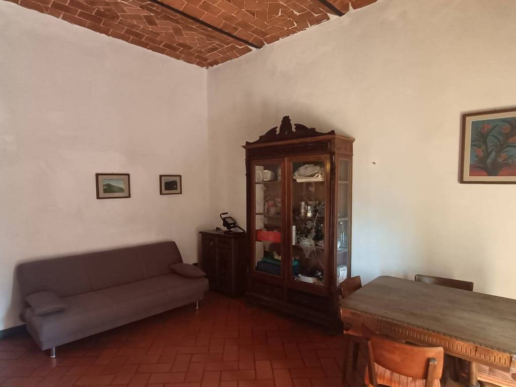 appartamento in vendita a Prato in zona Coiano