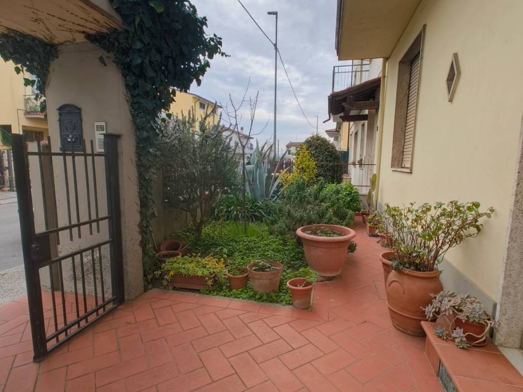 appartamento in vendita a Prato in zona Cafaggio