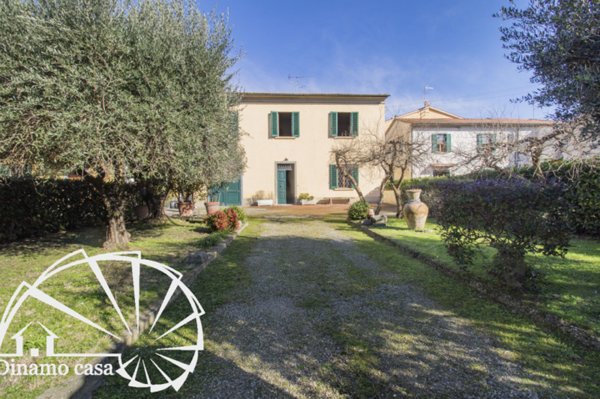 casa indipendente in vendita a Prato in zona Casale