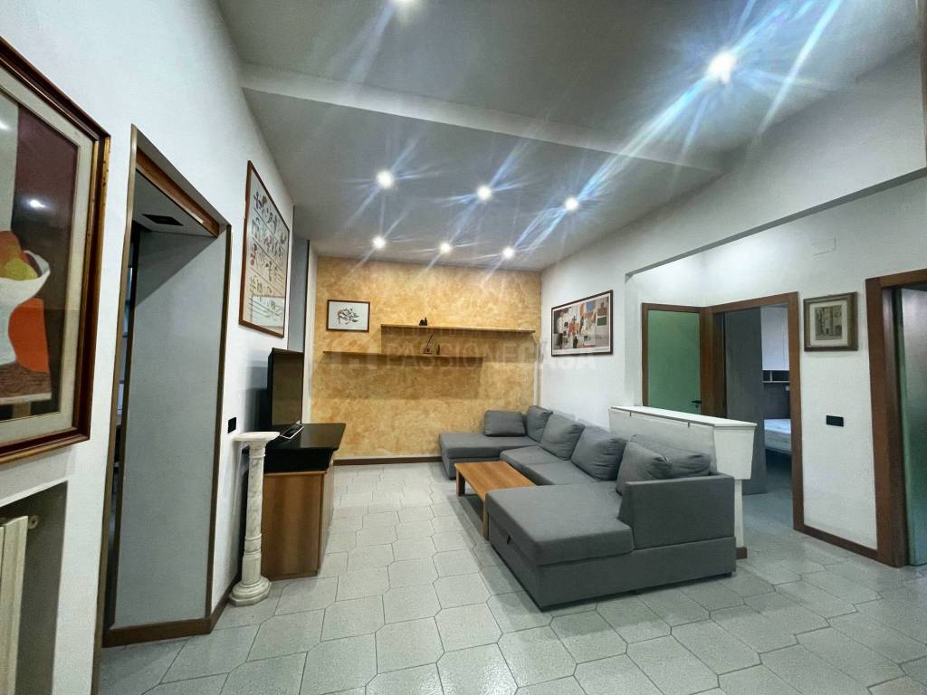 casa indipendente in vendita a Prato