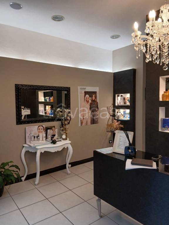 negozio in vendita a Prato