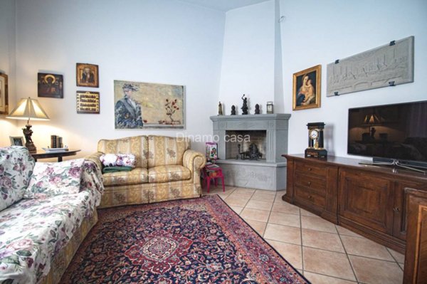 casa indipendente in vendita a Prato